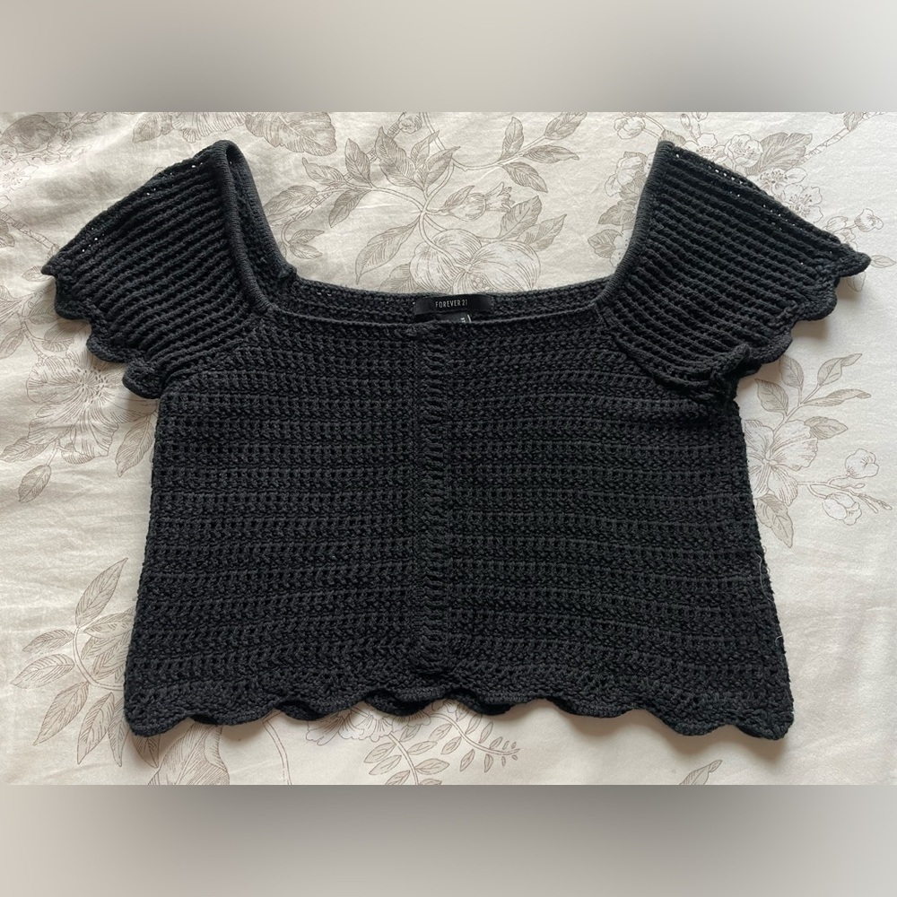 Black Crochet Knit Scallop Trim Crop‎ Top Medium Whimsigoth Dark Cottagecore Y2K